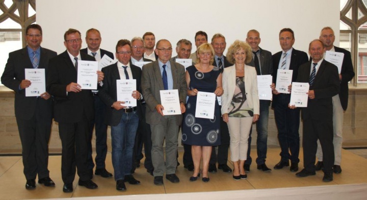 Die Vertreter der 15 Regionalen Aktionsgruppen mit der Thüringer Infrastrukturministerin Birgit Keller. (TMIL)
