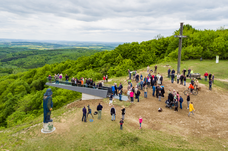 Zahlreiche Besucher kamen zur Einweihung der Aussichtsplattform Sonnenstein, Bild: Quelle: Eichsfeldwerke GmbH