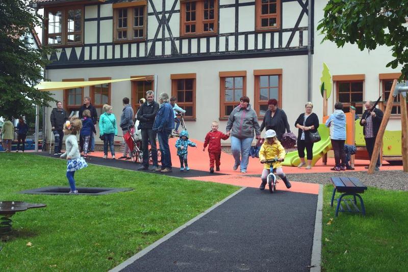 Neueröffnung des LEADER-geförderten Spielplatzes in Fambach, Bild: Foto: RAG Henneberger Land e.V.